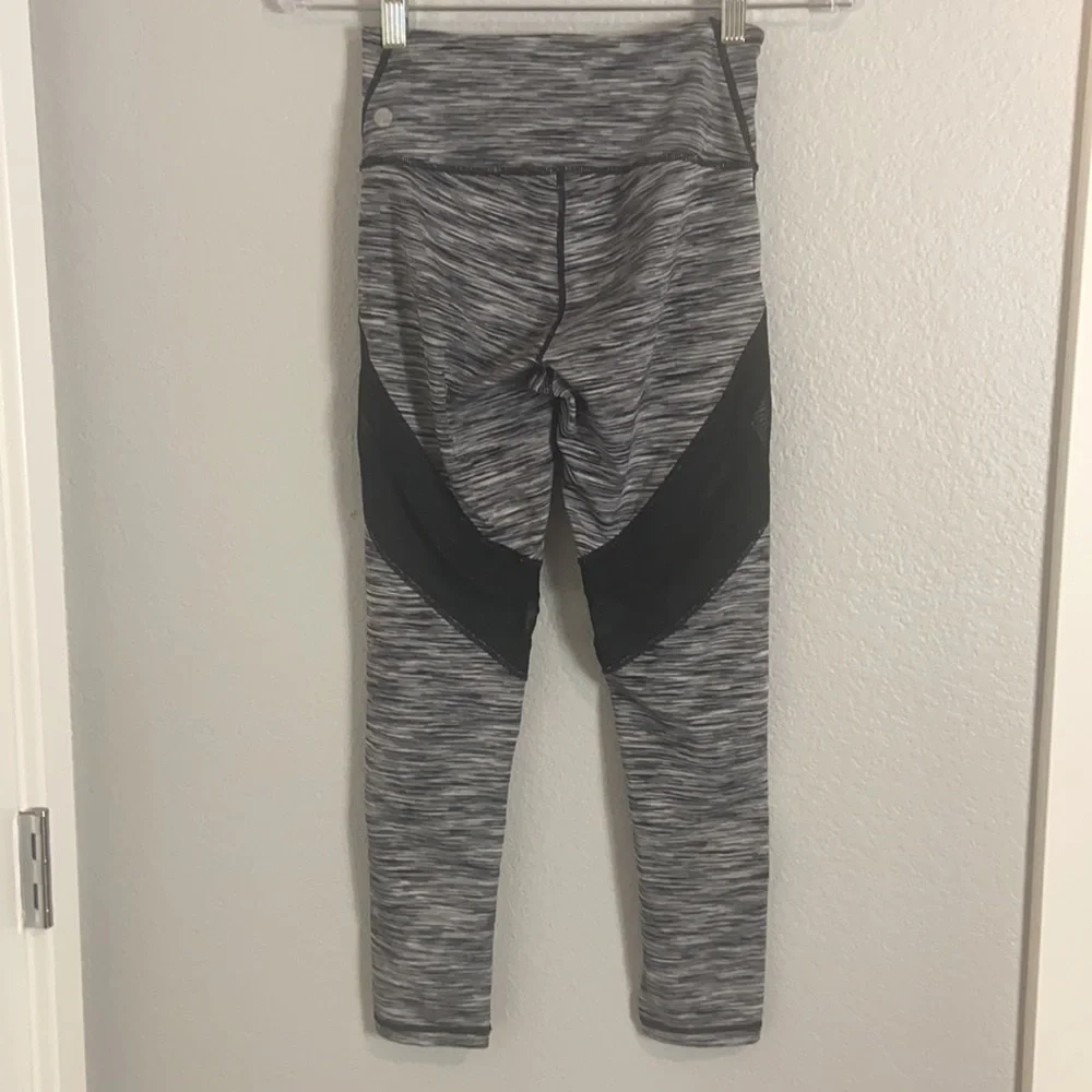 Z by Zella Black and gray leggings - Picture 7 of 11